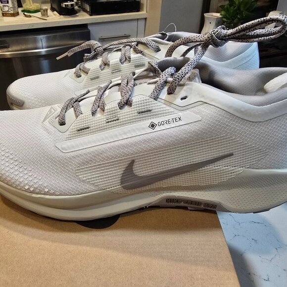 Nike x REACTX Pegasus Trail 5 GTX Gore-Tex SUMMIT WHITE/COLLEGE GREY MEN 13 NEW - Picture 1 of 14